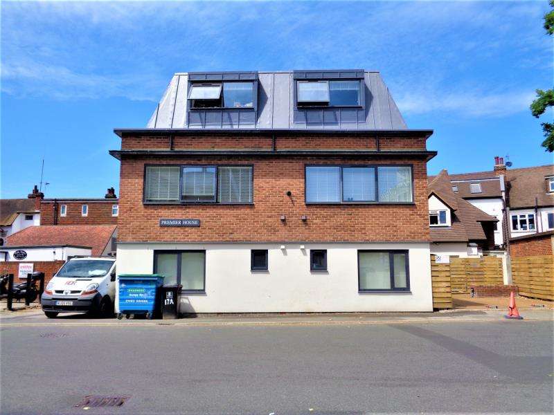 2 Bedroom Maisonette Flat To Rent In West Byfleet, KT14