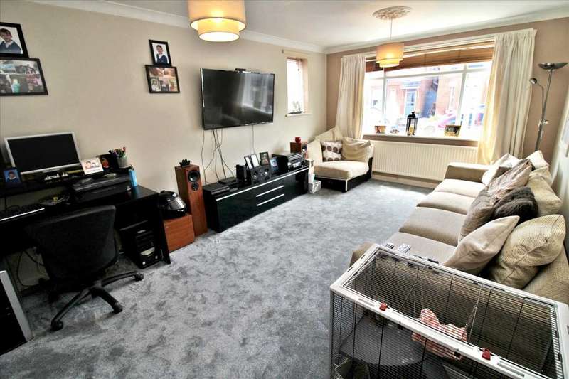 2 Bedroom Flat For Sale In Hankinson Road, Bournemouth, BH9