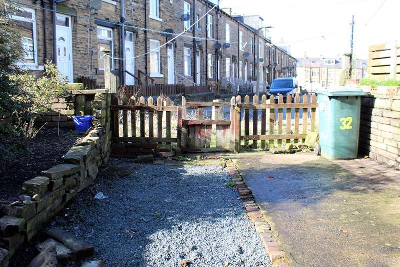 2 Bedroom Property For Sale In Clayton Road, Lidget Green, BD7