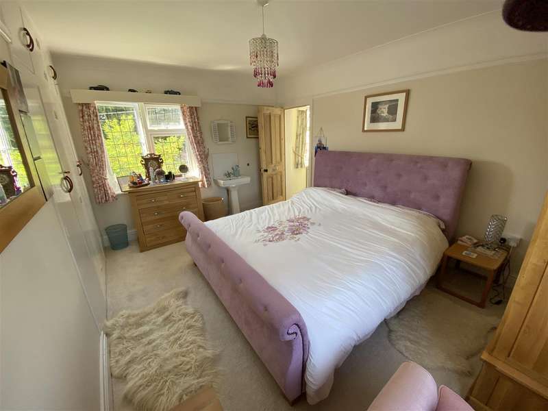 2 Bedroom Flat For Sale In Whitehill Avenue, Bexhillonsea, TN39