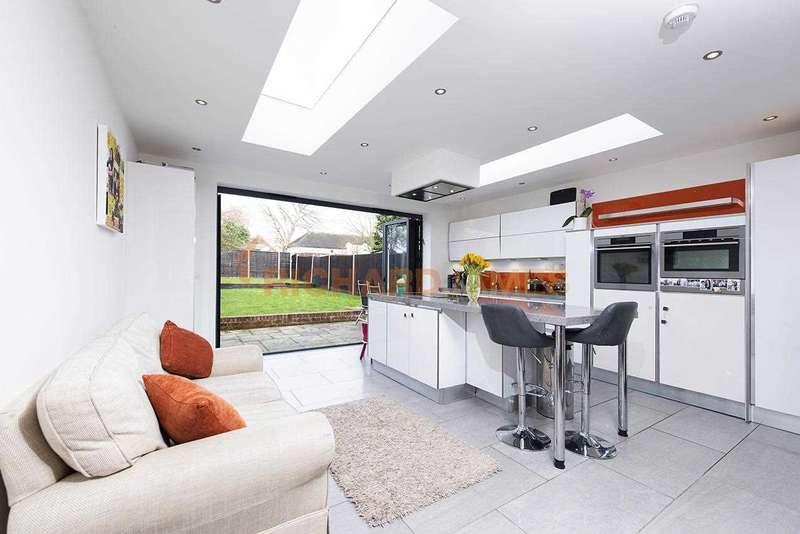 4 Bedroom House For Sale In Hale Drive, Mill Hill, NW7