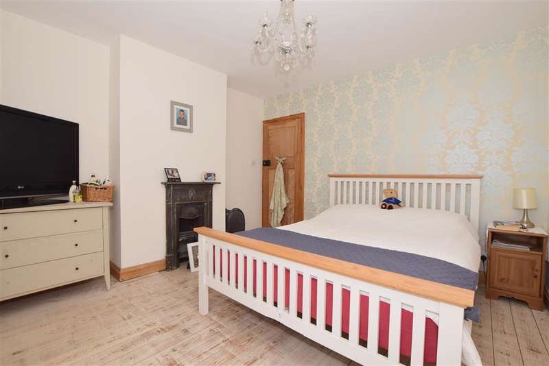 3 Bedroom Semi Detached House For Sale In Weavering Street, , Weavering