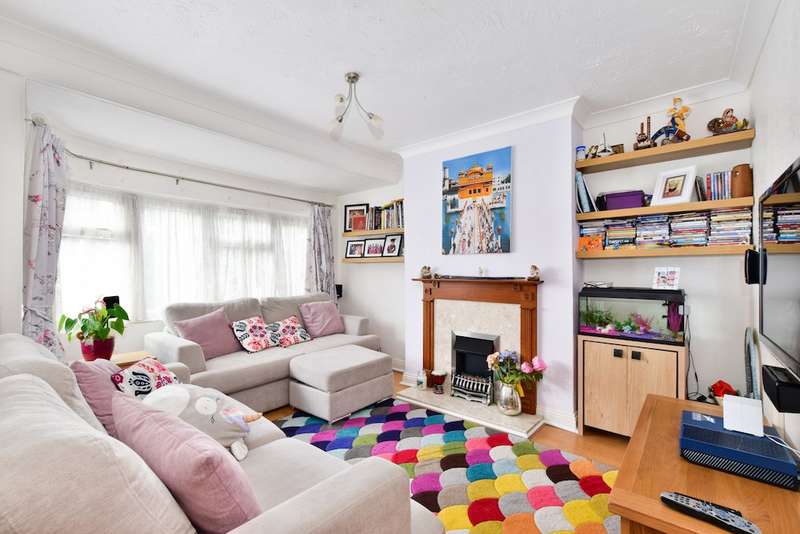 3 Bedroom End Of Terrace House For Sale In Cumberland Avenue, Slough, SL2