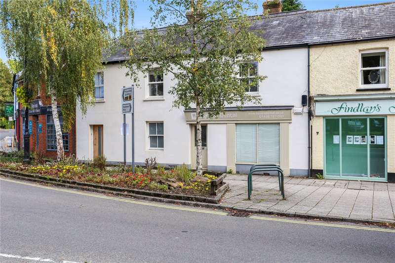 2 Bedroom Flat For Sale In The Square, Liphook, Hampshire, GU30