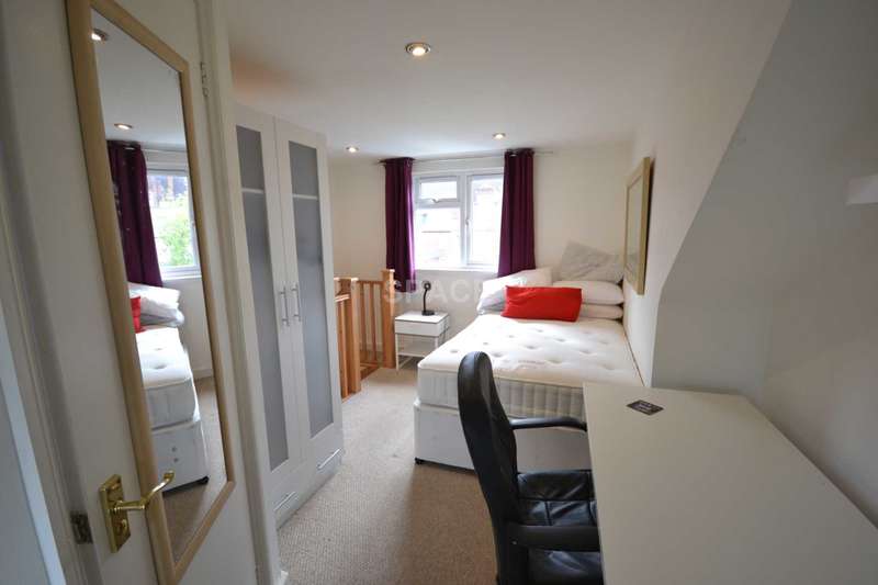 3 Bedroom Terraced House To Rent In Foxhill Road, Reading, Berkshire, RG1