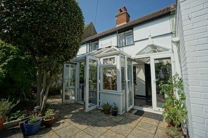 3 Bedroom Cottage For Sale In Beccles Road, Carlton Colville, NR33