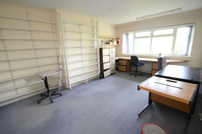 3 Bedroom SemiDetached House For Sale In Chertsey Lane, Stainesupon