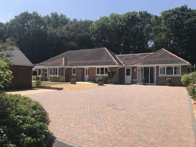 Houses for sale & to rent in BH16 6DB, Sandy Lane, Lytchett Matravers Poole
