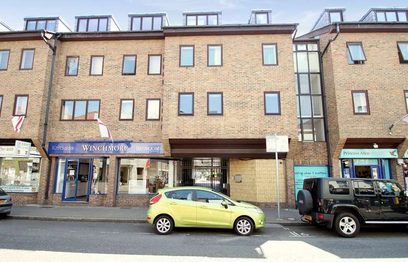 3 Bedroom Flat To Rent In Old London Road, Kingston Upon Thames, KT2