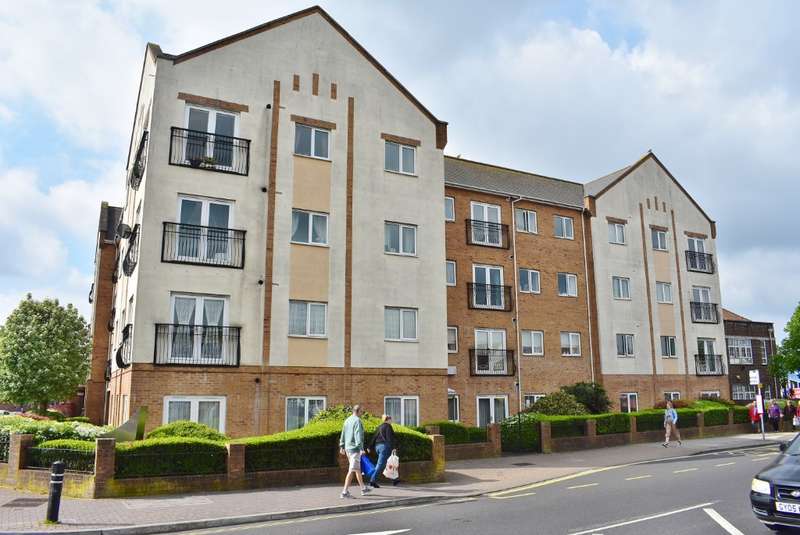 2 Bedroom Flat For Sale In Wayte Street, Cosham, Portsmouth, PO6