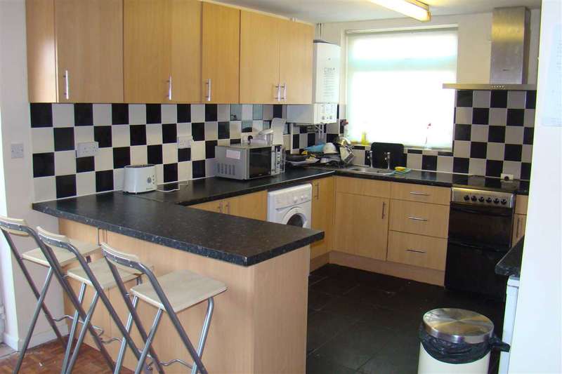 4 Bedroom End Of Terrace House To Rent In Gore Mews, Canterbury, CT1