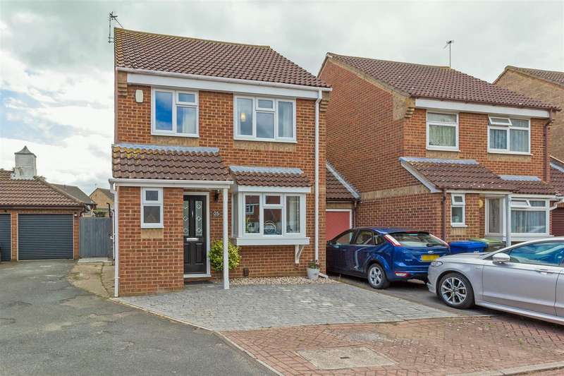 3 Bedroom Link Detached House For Sale In Beauvoir Drive, Kemsley