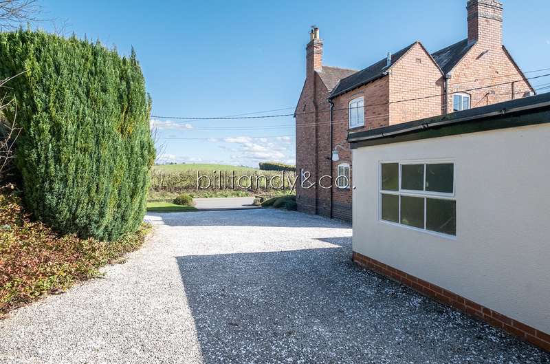 3 Bedroom Detached House For Sale In Rugeley Road, Burntwood, WS7