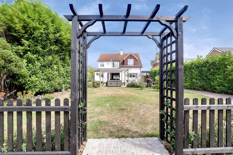 4 Bedroom House For Sale In Grovehurst Road, Kemsley, Sittingbourne, ME10