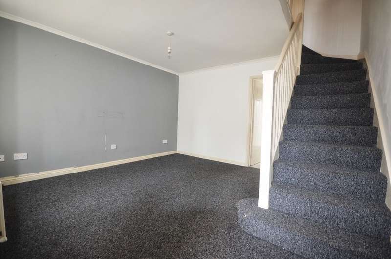 2 Bedroom Town House To Rent In Lindisfarne Avenue, Blackburn, BB2