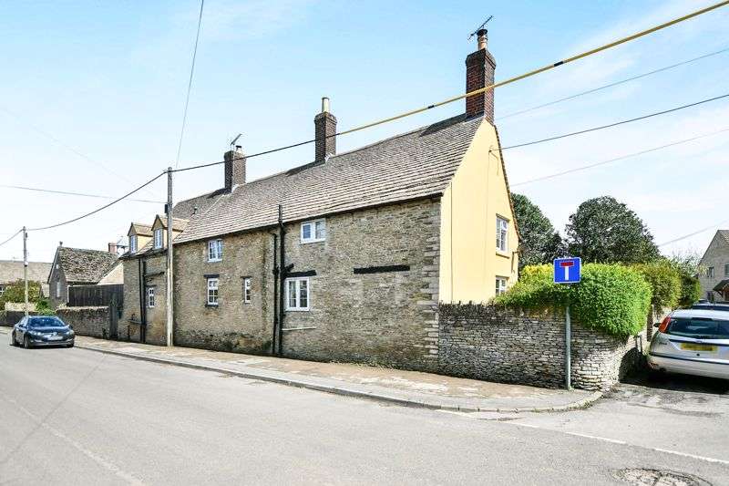 2 Bedroom Property For Sale In Watts Lane, Hullavington, Chippenham, SN14