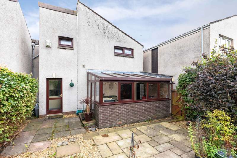 3 Bedroom Semidetached Villa House For Sale In Carlaverock Crescent