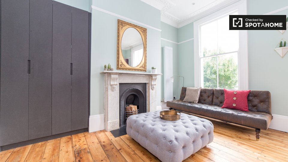 1 Bedroom Flat To Rent In B Caedmon Rd, London N7 6DH, UK, N7
