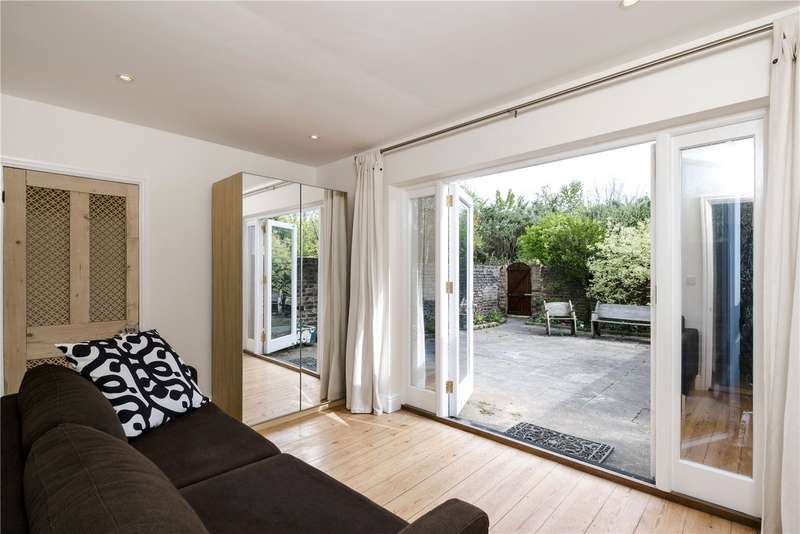 2 Bedroom Flat For Sale In Eynham Road, London, W12
