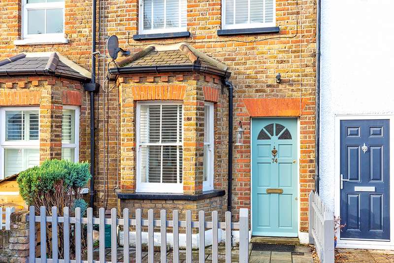3 Bedroom Property For Sale In Angel Road, Thames Ditton, KT7