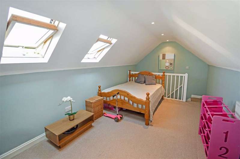 Bedroom Sale Hull 3 House For