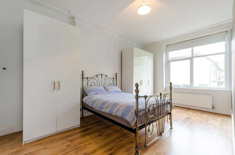 1 Bedroom Flat For Sale In Auckland Road, Crystal Palace, SE19