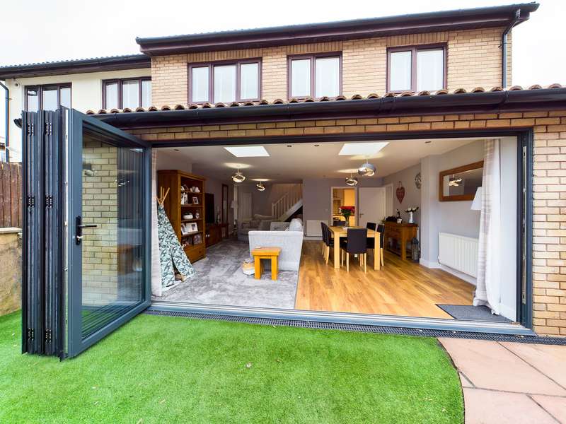 4 Bedroom Terraced House For Sale In Tramway Close Fairwater Cwmbran 4 Bedroom Terraced House For Sale In Tramway Close Fairwater Cwmbran