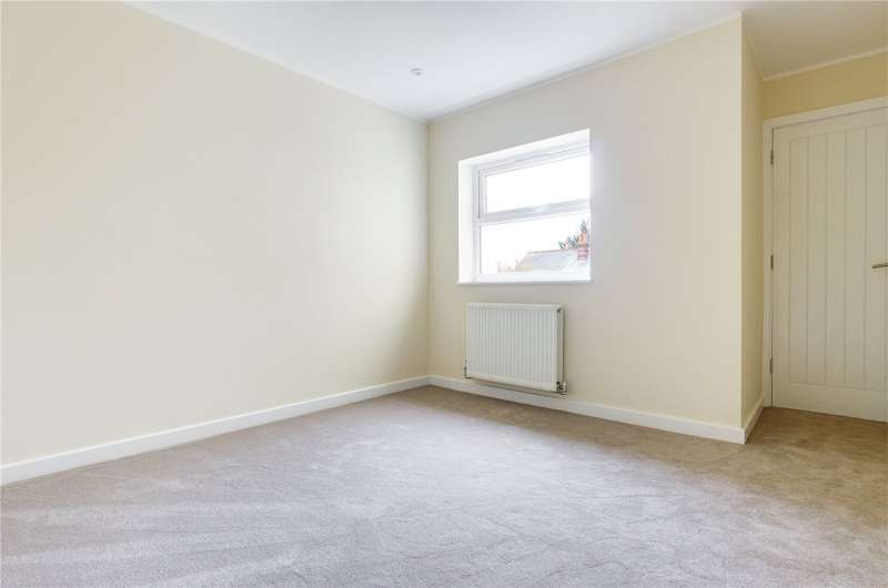 4 Bedroom End Of Terrace House For Sale In Norcot Road, Tilehurst