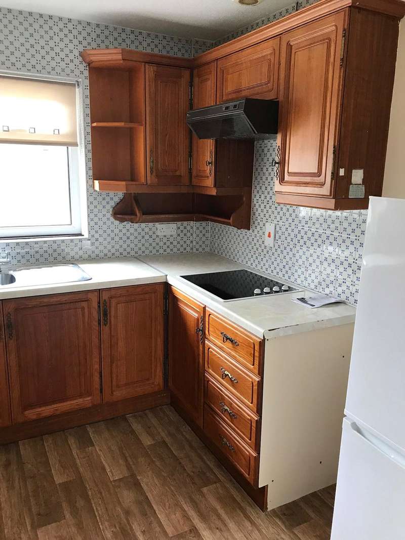 2 Bedroom Detached Bungalow To Rent In Gloucester Way, Pembroke Dock, SA72