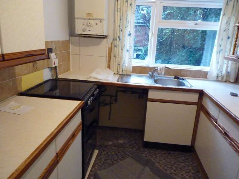 2 Bedroom Flat To Rent In High Street, Horam, E.sussex, TN21