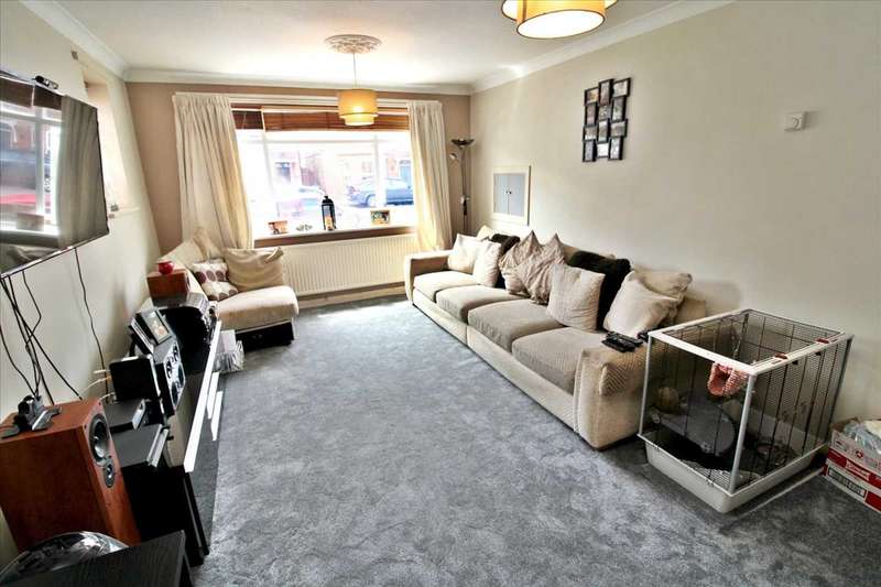 2 Bedroom Flat For Sale In Hankinson Road, Bournemouth, BH9