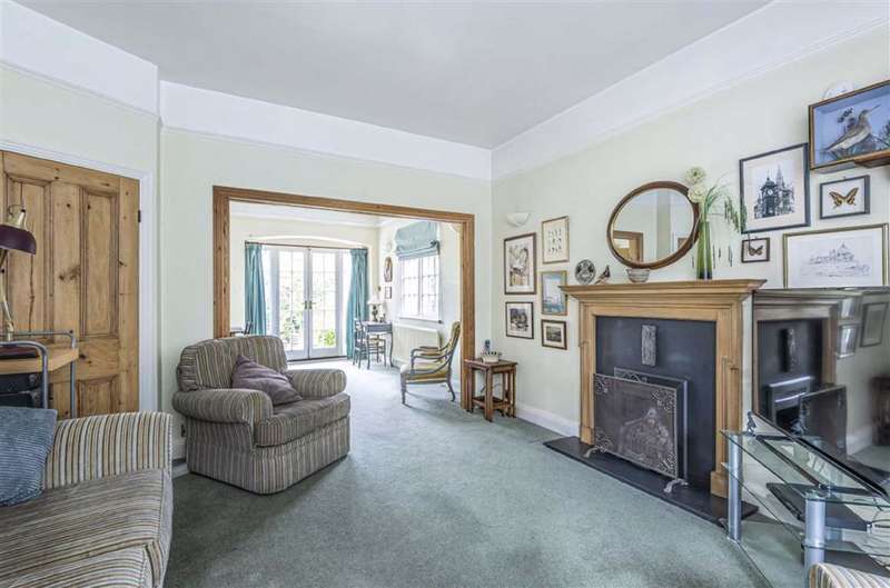 4 Bedroom House For Sale In The Crosspath, Radlett, Hertfordshire, WD7