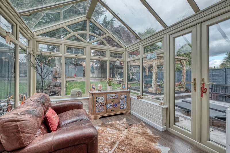 3 Bedroom Terraced House For Sale In Lyttleton Avenue, Charford