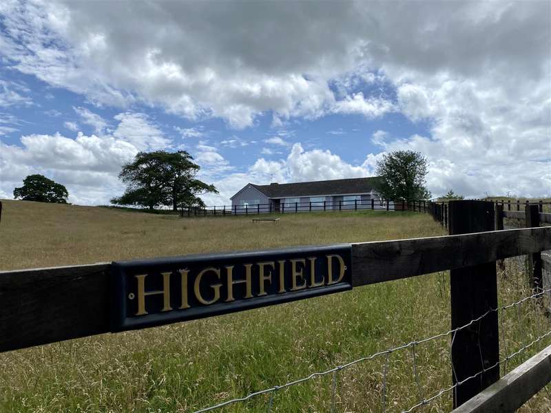 4 Bedroom Detached Bungalow For Sale In Bliss Gate,rock, Kidderminster