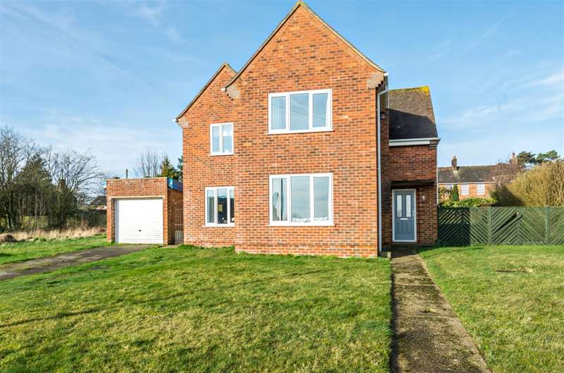 3 Bedroom Detached House For Sale In Chichester Road, Brookenby
