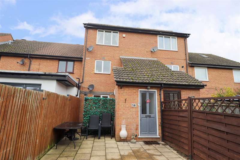 3 Bedroom Maisonette Flat To Rent In Wenlack Close, Denham, UB9