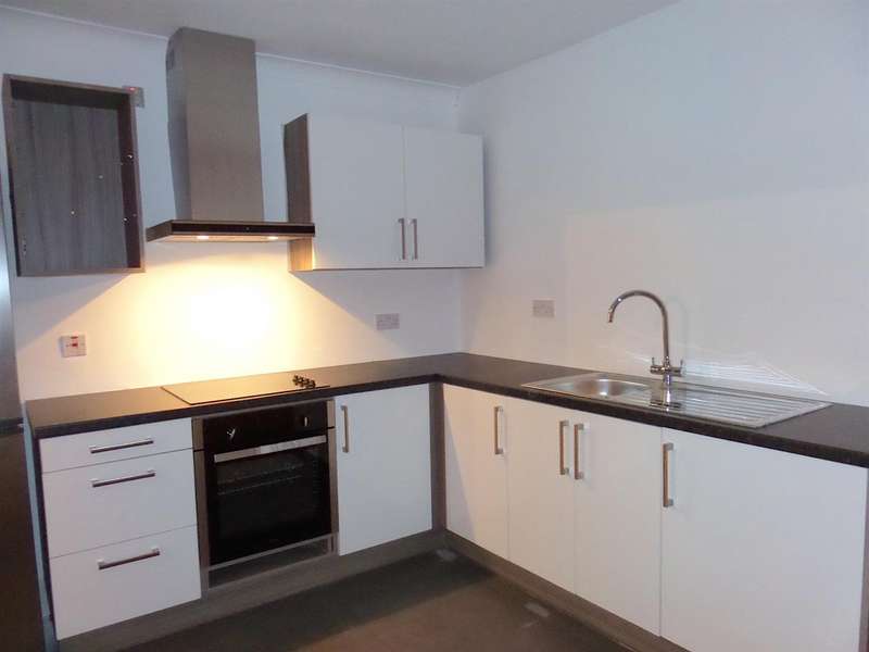 1 Bedroom Studio Flat To Rent In Sutherland Avenue, Hayes, Middlesex, UB3