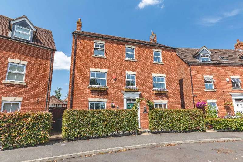 5 Bedroom Detached House For Sale In James Meadow, Langley, SL3