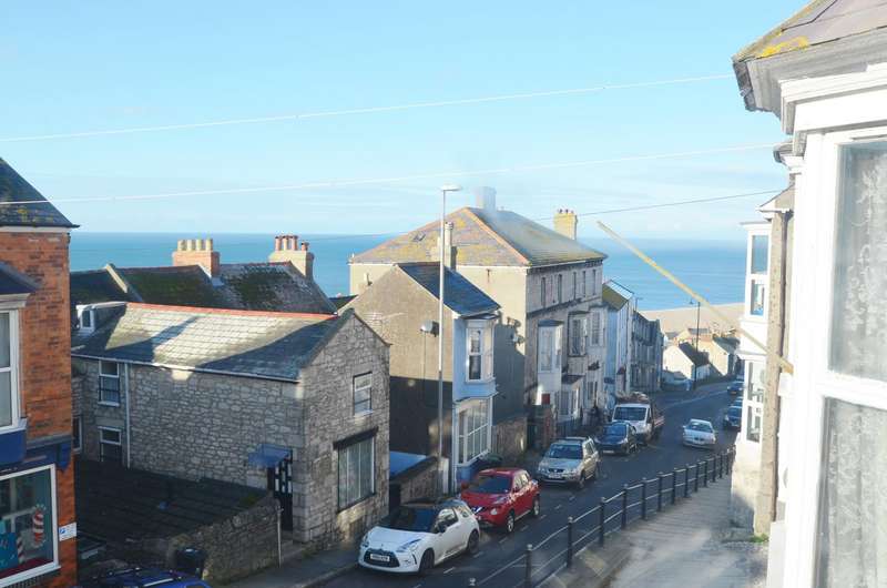2 Bedroom Apartment For Sale In Fortuneswell, Portland, DT5