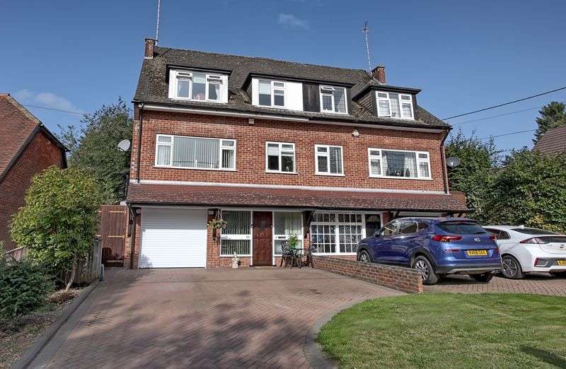 4 Bedroom Property For Sale In Kings Road, Chalfont St. Giles, HP8
