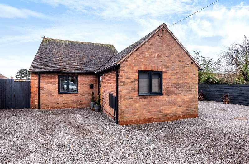 Houses for sale & to rent in WR2 4SE, The Orchard, Powick Worcester