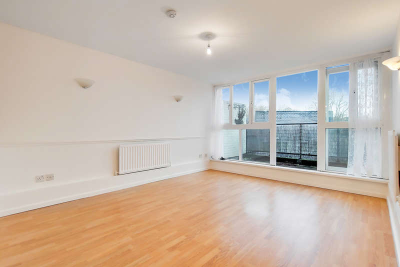 3 Bedroom Flat To Rent In Plane Tree Walk, Central Hill, SE19