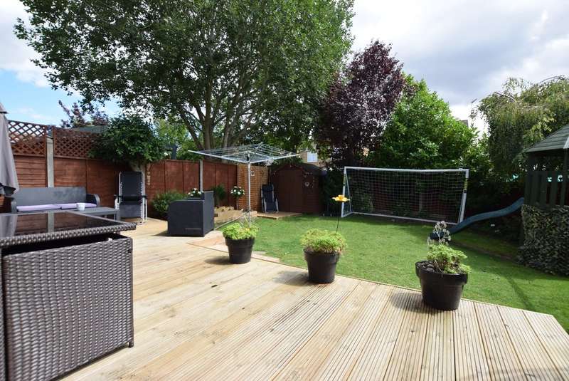 4 Bedroom SemiDetached House For Sale In Markhams Close, Haverhill, CB9