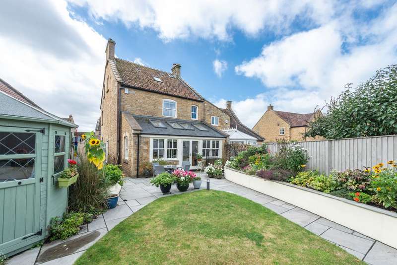 3 Bedroom Semi Detached House For Sale In Middle Leaze Drove, Ash
