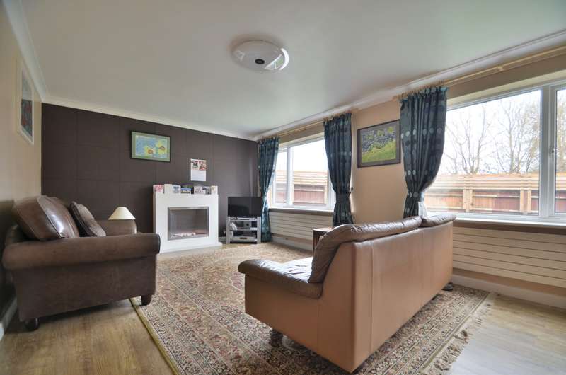 4 Bedroom Detached House For Sale In The Stirrup, Cashes Green, Stroud, GL5