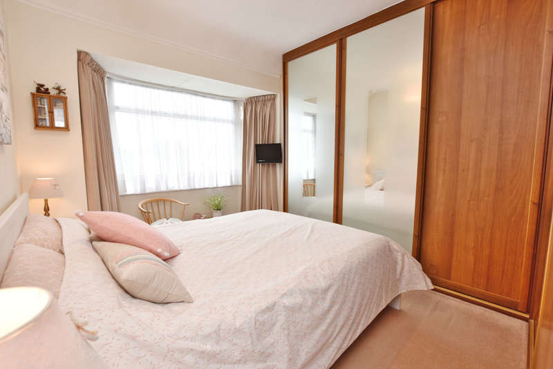 3 Bedroom Semi Detached House For Sale In Greenwood Drive, Watford, WD25