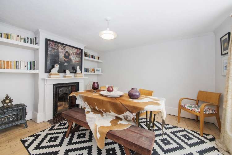 3 Bedroom Cottage For Sale In Woodhill, London, SE18