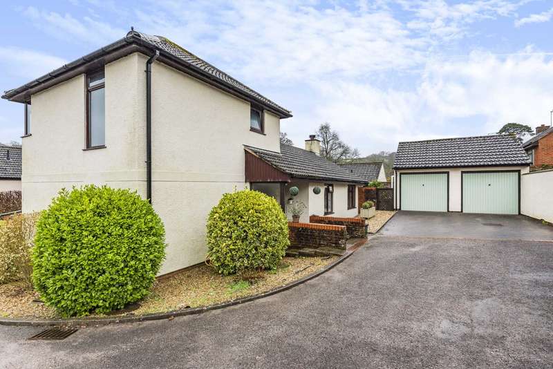 Houses for sale in Colyton, EX24, Devon