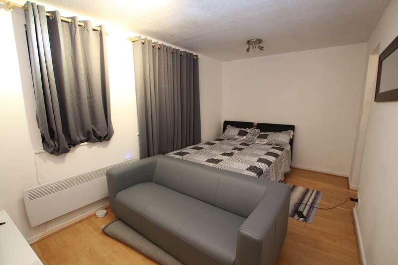 1 Bedroom Studio Flat For Sale In Newhall Farm Close, Sutton Coldfield, B76