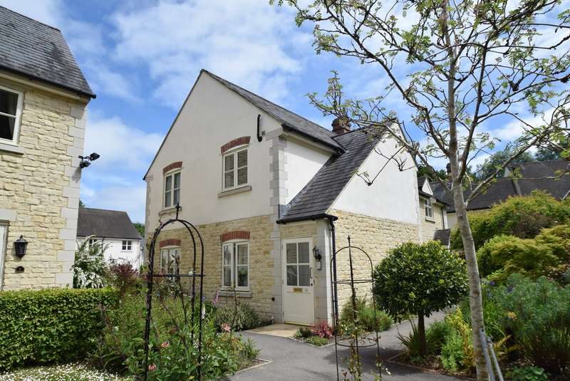 1 Bedroom Retirement Property For Sale In Inchbrook Way, Inchbrook